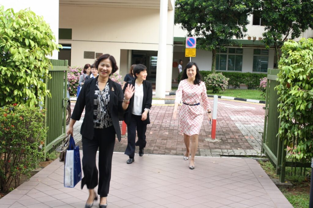 西安市教学名师赴新加坡国际管理学院专题培训 --新加坡学生创新能力培养专题培训班